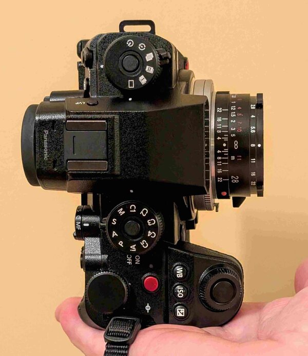 S1RII 28mm Color Skopar websize.jpg